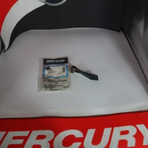 Verrou de capot Mercury 15-25HP 17220 / 8162022